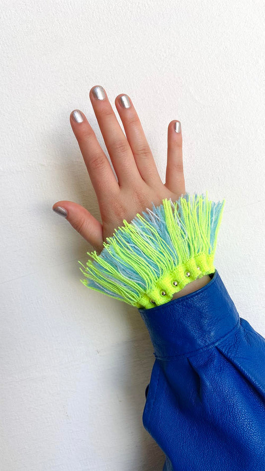 FRINGE FRIENDS Bracelet - neon yellow/blue