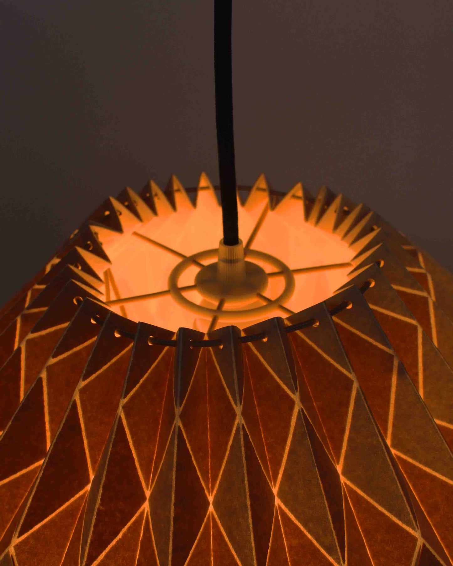 Origami Fold Lamp 06 – Wide Diamond / M