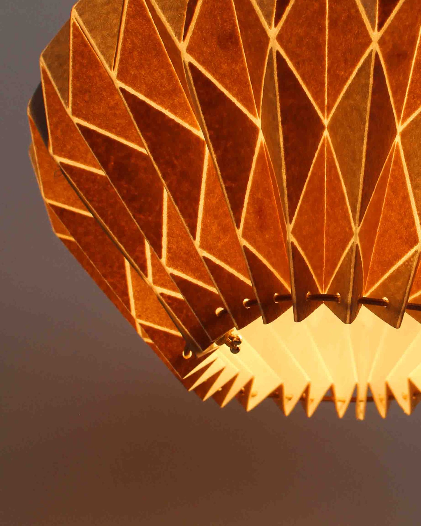 Origami Fold Lamp 06 – Wide Diamond / M