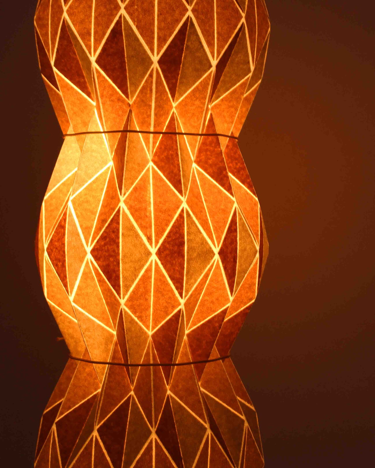 Origami Fold Lamp 04 – Peapod/ M
